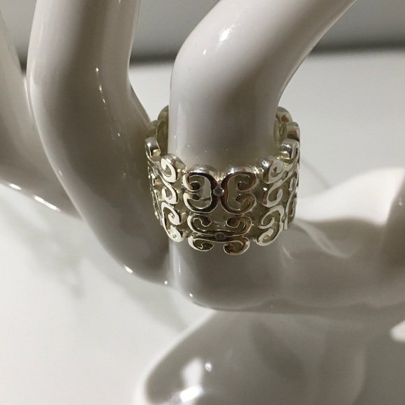 Sterling Silver Ring size 7 - Picture 3 of 3